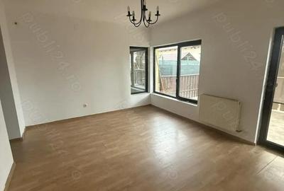 Casă cu 5 camere în Giroc