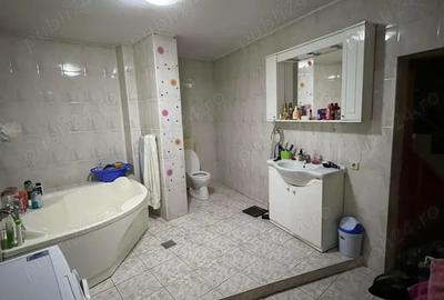 Casă cu 4 camere cu Teren 225 Mp în Splaiul Unirii - 5