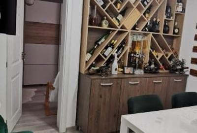 Apartament cu 2 camere decomandat, mobilat în Central