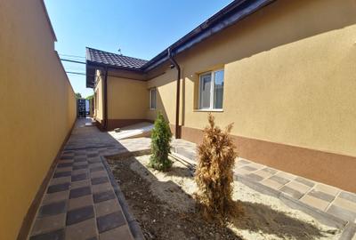 Casa individuala 3 camere foisor acoperit curte  km 4 - 19