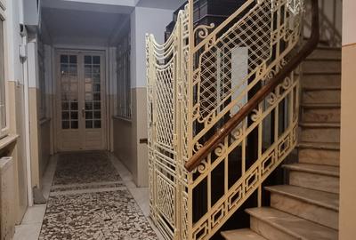 Apartament cu 4 camere decomandat în P-ța Victoriei - 8