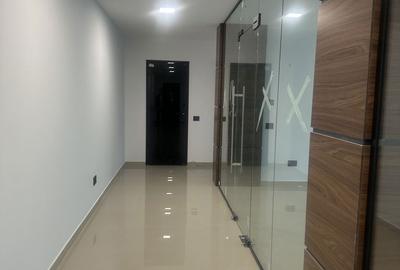 Spațiu comercial, de 123 mp, în Central - 6