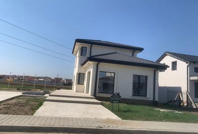 Casă cu 4 camere în Central - 2