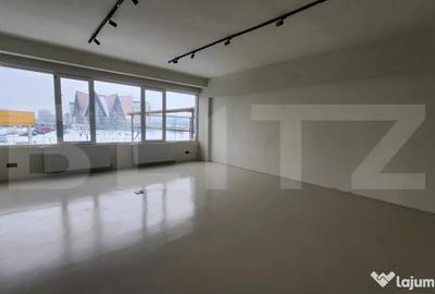 Spațiu comercial, de 120 mp, în Central - 7