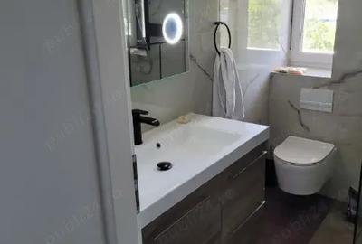 Apartament cu 3 camere semidecomandat, mobilat în Băneasa