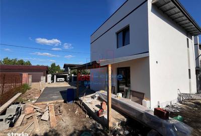 Casă cu 4 camere cu Teren 300 Mp în Ciurea - 2