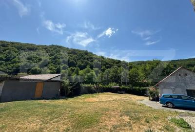 Casă cu 2 camere cu Teren 2071 Mp în Central - 9