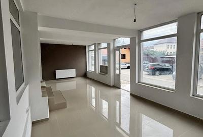 Apartament cu 5 camere nedecomandat în Pianu - 2