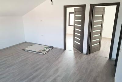 Navodari- casa p+m 4 dormitoare , living , 2 gr sanitare