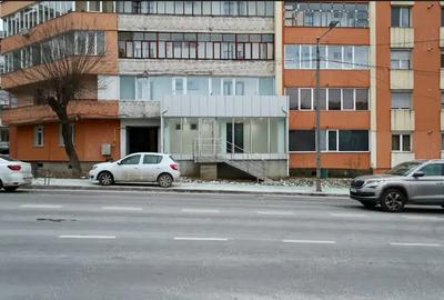 165 mp+25mp terasa, pentru birouri,cabinet medical,laborator analize etc - 1