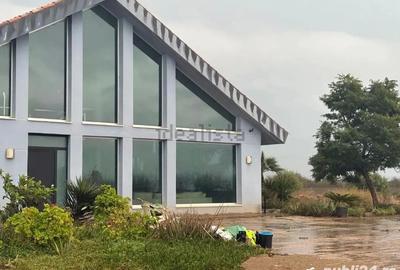 Casă cu 5 camere în Central