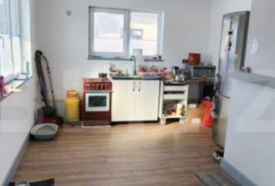 Casă cu 4 camere cu Teren 1800 Mp în Central