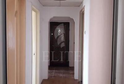 Apartament 3 camere în zona COMPLEX NORA - 7