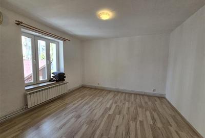 Apartament cu 2 camere semidecomandat în 1 Mai - 9