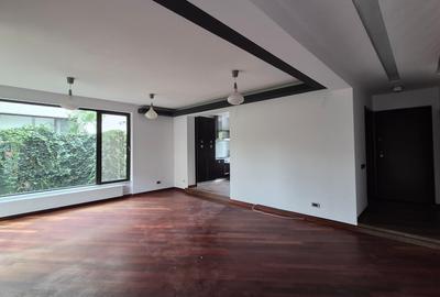 Inchiriere Vila nemobilata,  5 camere,  cu gradina privata, Pipera