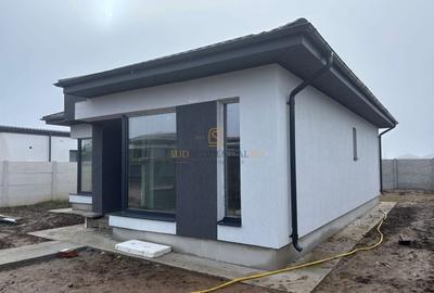 Casa individuala parter, 3 camere, disponibila imediat, teren 370 mp - 1