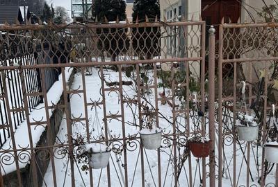 Casă cu 4 camere cu Teren 70 Mp în Central - 3