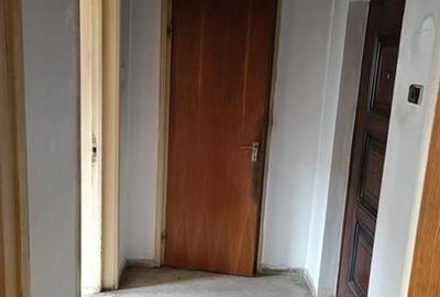 Apartament cu 3 camere semidecomandat în Titan - 4