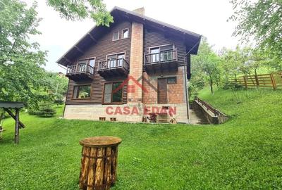 Casă individuală cu 4 camere în Central