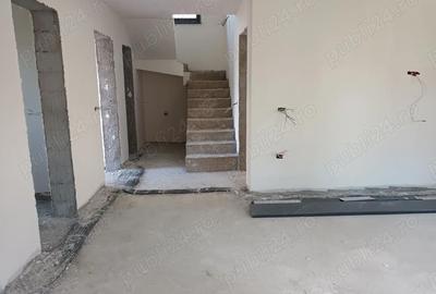 Casă cu 5 camere în Central - 4