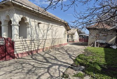 Casă cu 4 camere în Tichilești - 2