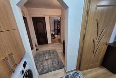 Apartament 2 camere, decomandat, str. Zambilelor - 10