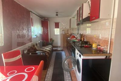 Apartament cu 2 camere, 61,5 mp, cartier Burdujeni - 3