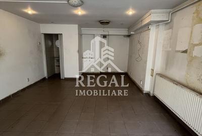 Spațiu comercial, de 31 mp, în Central - 3