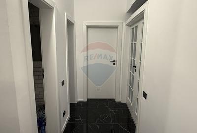 Apartament cu 3 camere semidecomandat în Dacia - 2