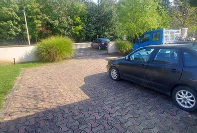 Spațiu comercial, de 870 mp, în Central - 4