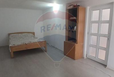 Casa 8 camere de vanzare 653 mp teren in Targoviste Valea Voievozilor - 12