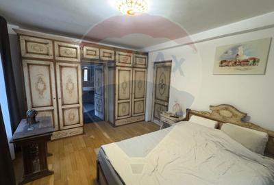 Casă cu 3 camere cu Teren 360 Mp în Central - 8