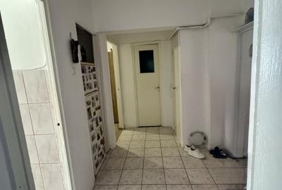 Apartament 2 camere mobilat etaj 2 central - 3