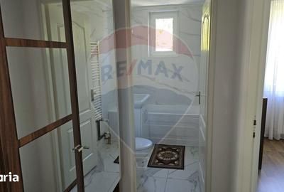 Apartament cu 3 camere în Central - 11