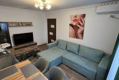 Apartament cu 3 camere semidecomandat în Central