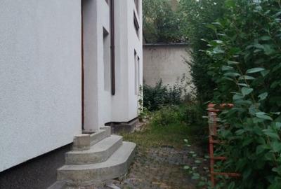 Apartament cu 4 camere, suprafata de 135 mp, garaj si beci in inima orasului - 15