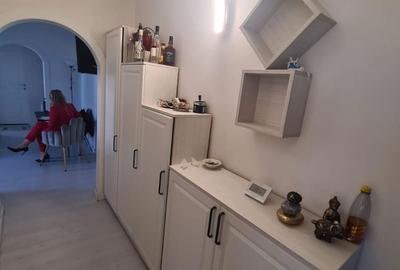 Apartament cu 3 camere decomandat în Narcisa - 1