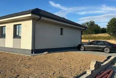 Casă cu 4 camere în Satu Nou de Jos - 8