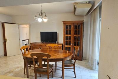 Ap cu 4 camere situat pe Calea Moșilor, aproape de intersecția cu M. Eminescu - 4