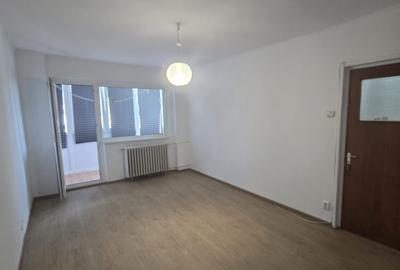 3 camere,  metrou Drumul Taberei, Valea Ialomitei, al Lunca Siretului, nr 10 - 11