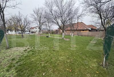 Teren de 1300 mp, în Preajba