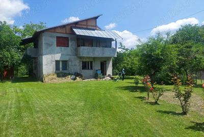 Casă cu 4 camere în Breaza de Sus - 1