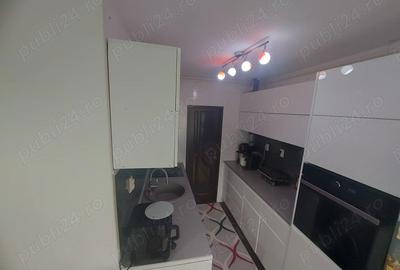 Apartament cu 3 camere decomandat în Central - 1