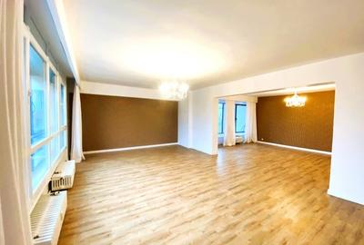 Apartament cu 4 camere decomandat în Dacia