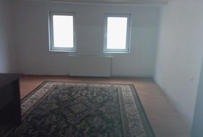 Casă cu 3 camere în Schei - 2