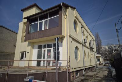Clădiri birouri l S+P+1 l  845 MP utili l Teren 1049 MP l Luică Giurgiului - 2