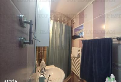 Casă cu 4 camere cu Canalizare în Central - 2