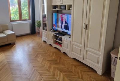 Apartament cu 2 camere decomandat în Sinaia - 1