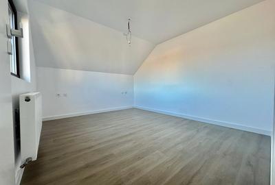 Casă cu 5 camere cu Teren 400 Mp în Central