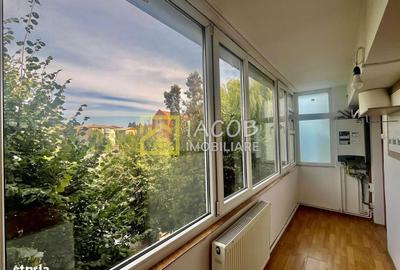 Apartament cu 3 camere decomandat în Coman - 7